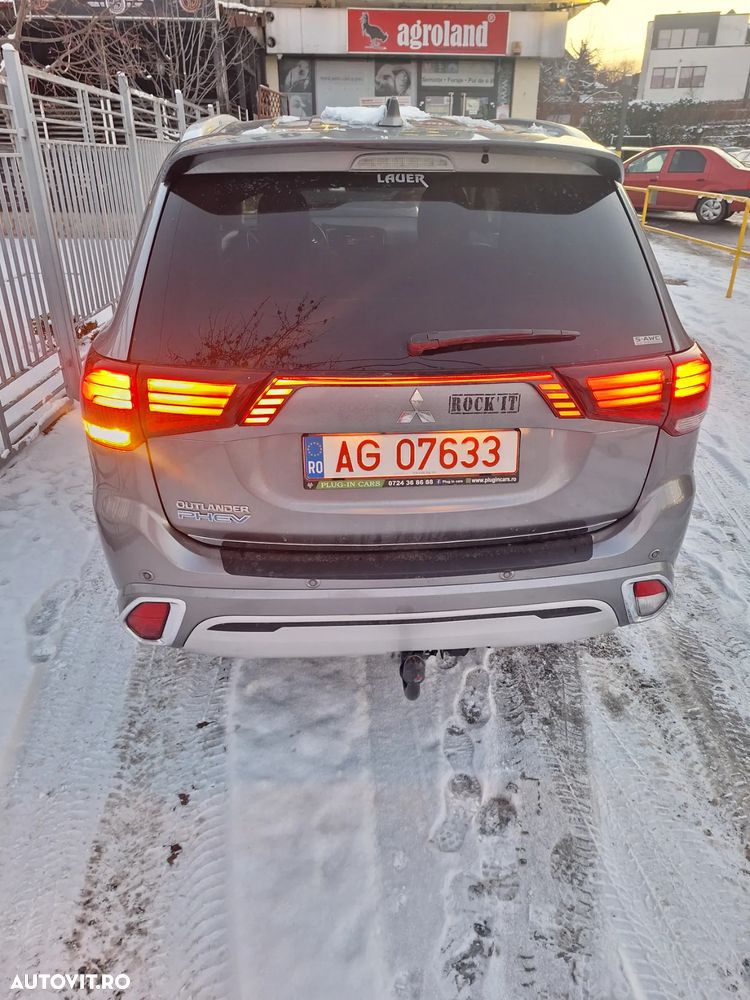 Mitsubishi Outlander PHEV 2.4 L 4X4 Instyle+ - 11