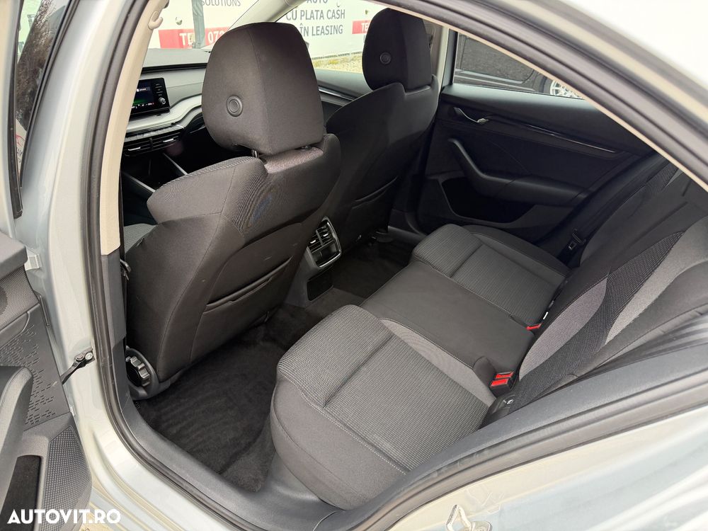 Skoda Octavia 2.0 TDI DSG Style - 8