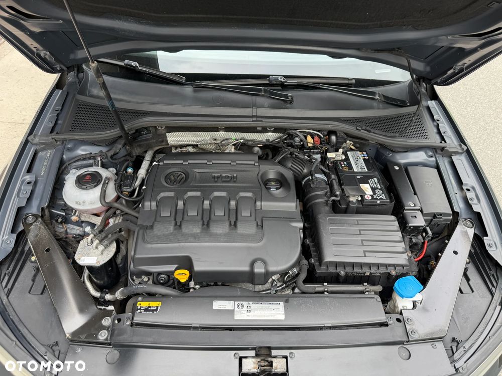 Volkswagen Passat - 31