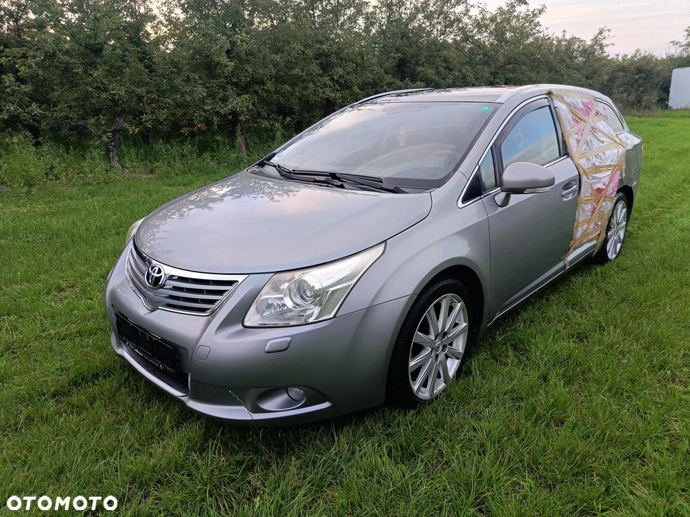 Toyota Avensis 2.2 D-CAT Sol plus NAVI - 1