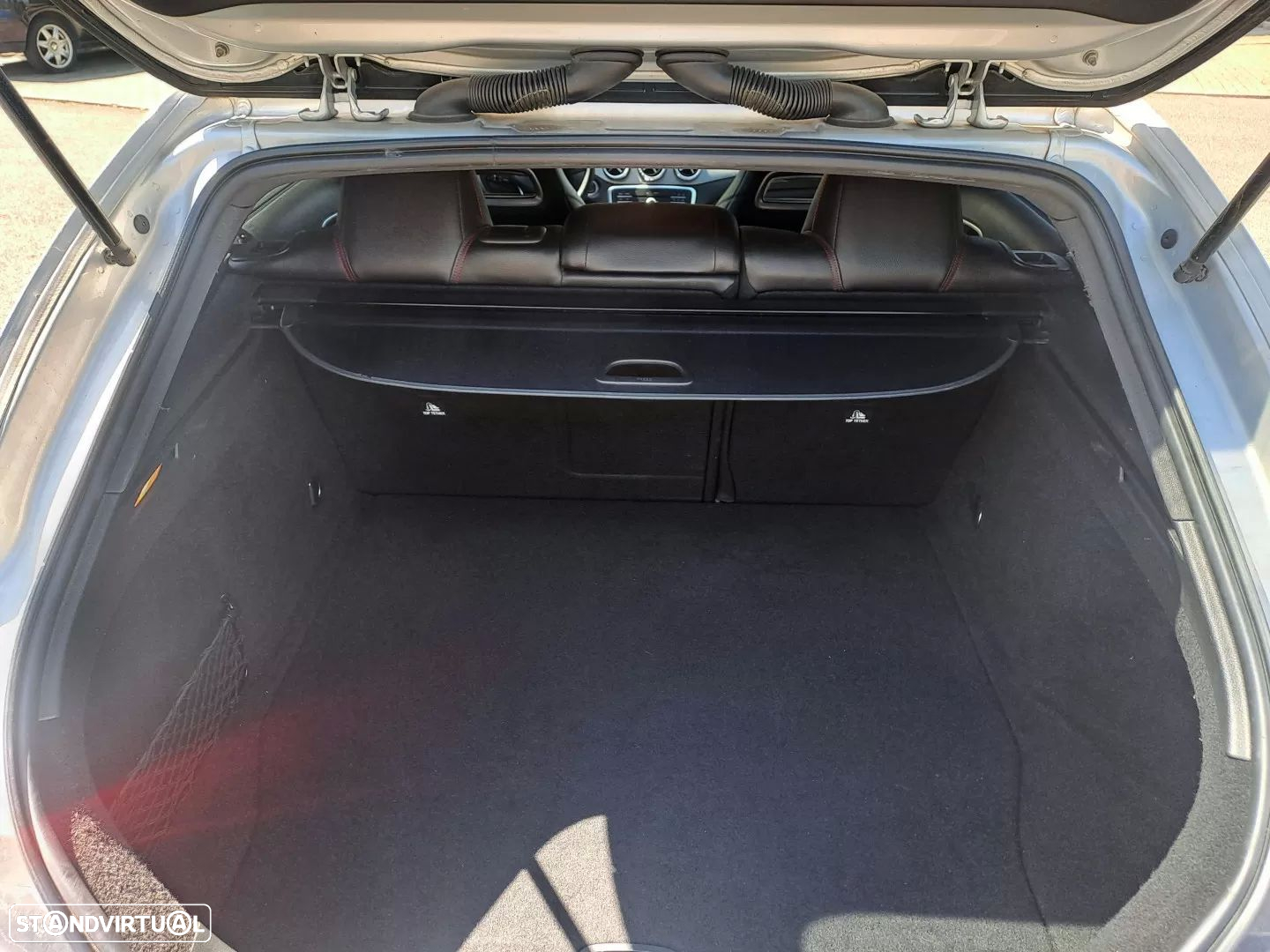 Mercedes-Benz CLA 180 d Shooting Brake AMG Line - 20