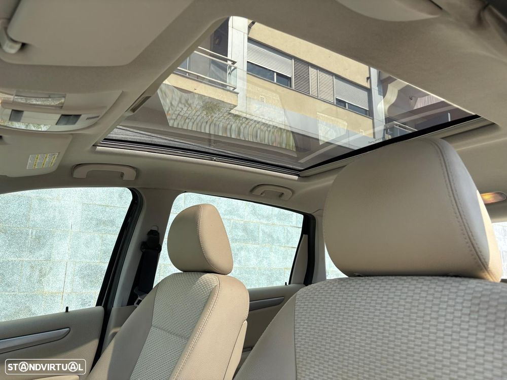 Mercedes-Benz B 170 Standard - 12