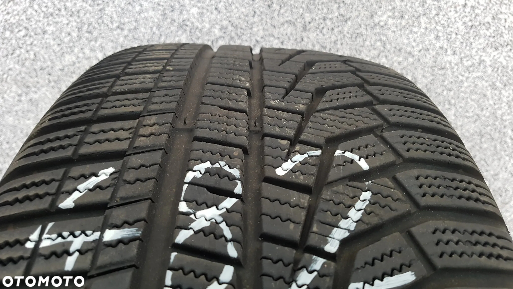 HANKOOK WINTER ICEPT EVO2 (MO) 225/45R18   225/45/18 - 3