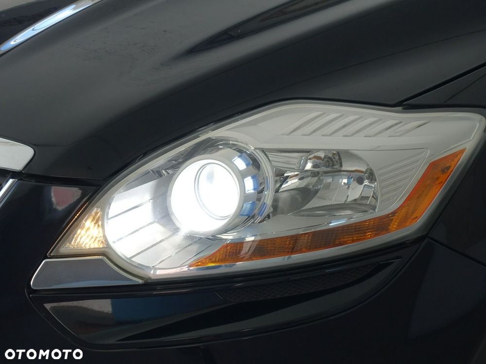 Ford Kuga 2.5 4x4 Titanium - 29
