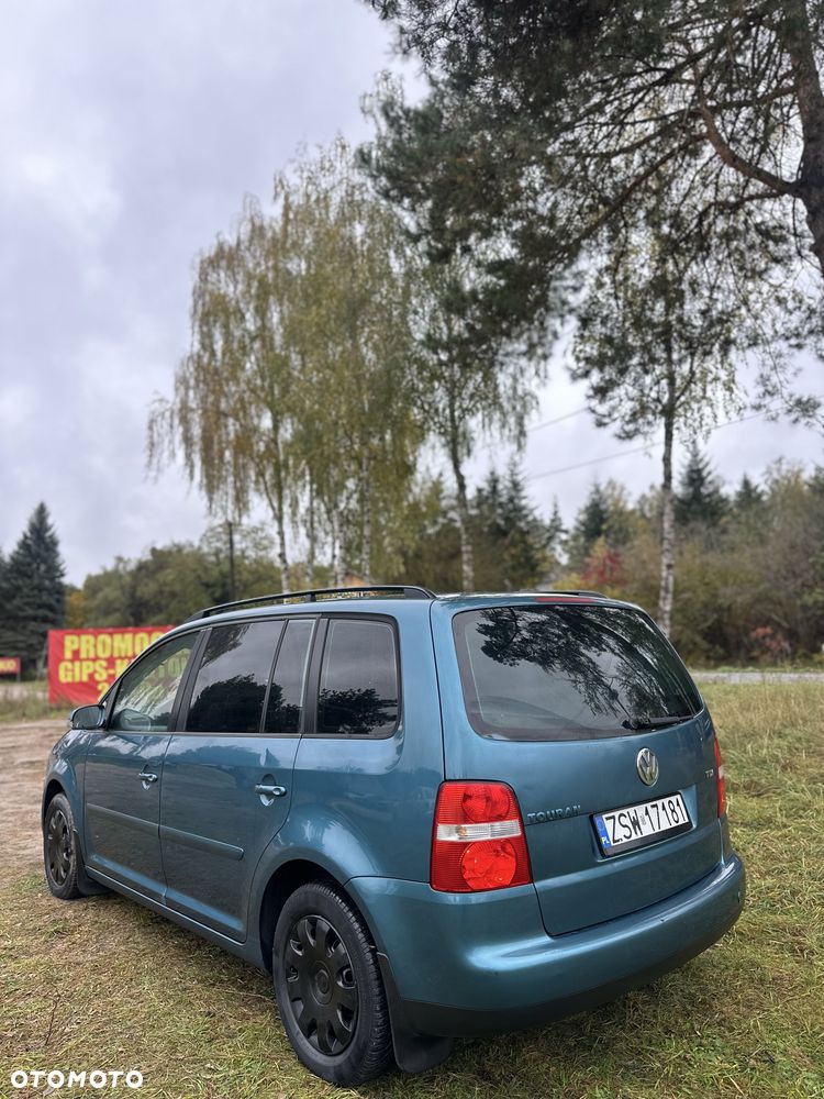 Volkswagen Touran 2006 photo 4