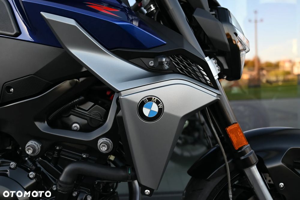 BMW F - 24