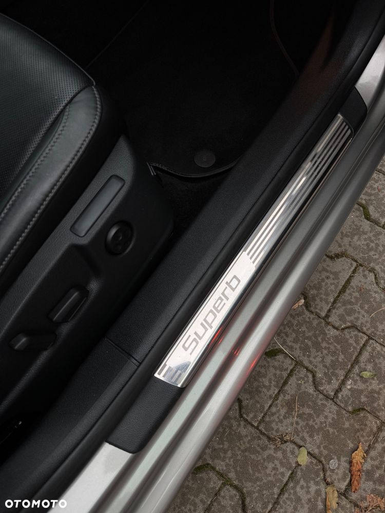 Skoda Superb 2.0 TDI Elegance DSG - 20