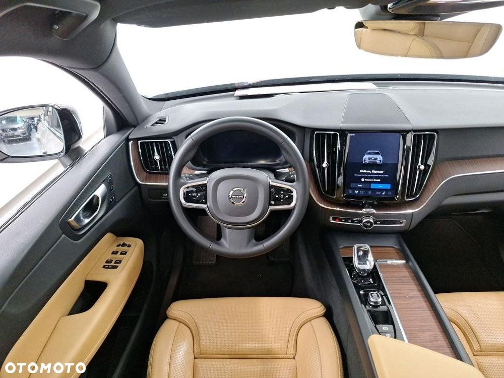 Volvo XC 60 B5 B AWD Plus Dark - 11