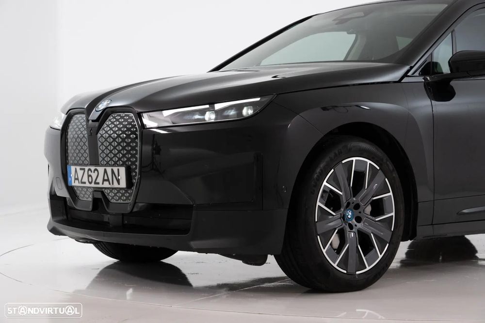 BMW iX xDrive 40 - 17