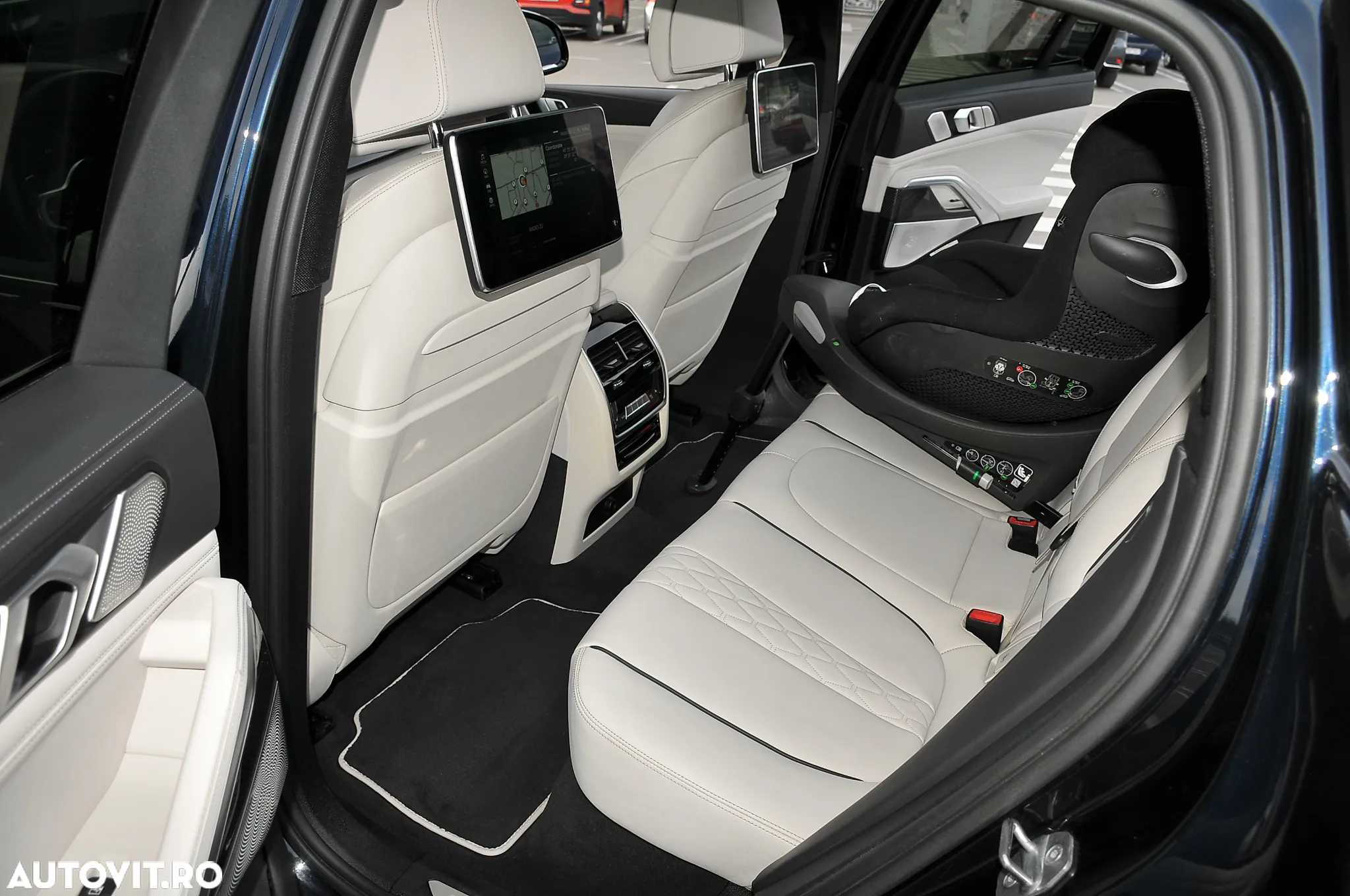 BMW X6 M M50i - 14