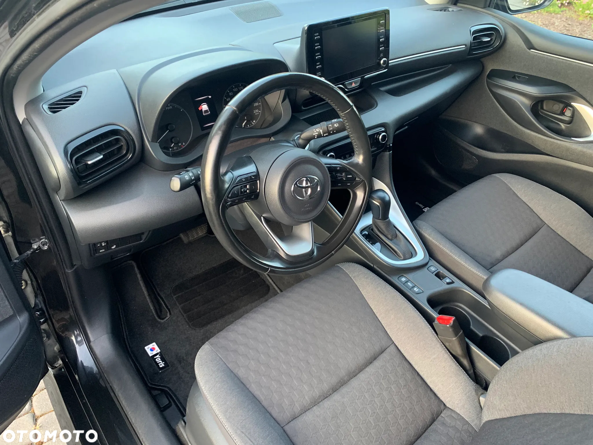 Toyota Yaris Hybrid 1.5 Executive - 12