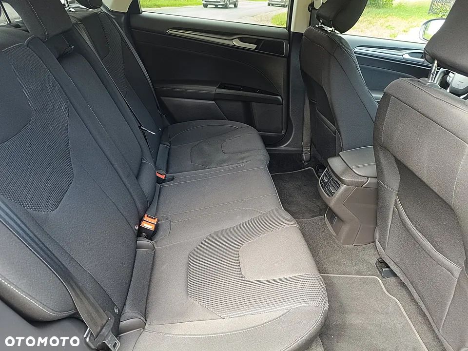 Ford Mondeo 2.0 EcoBlue Titanium - 23