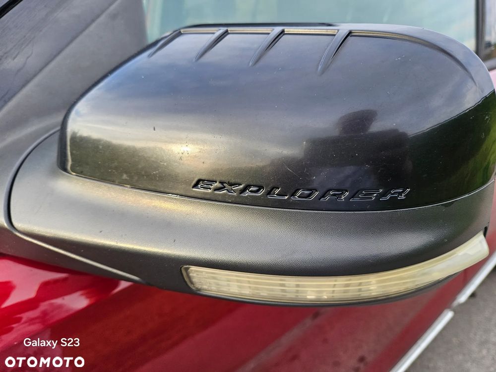 Ford Explorer - 32