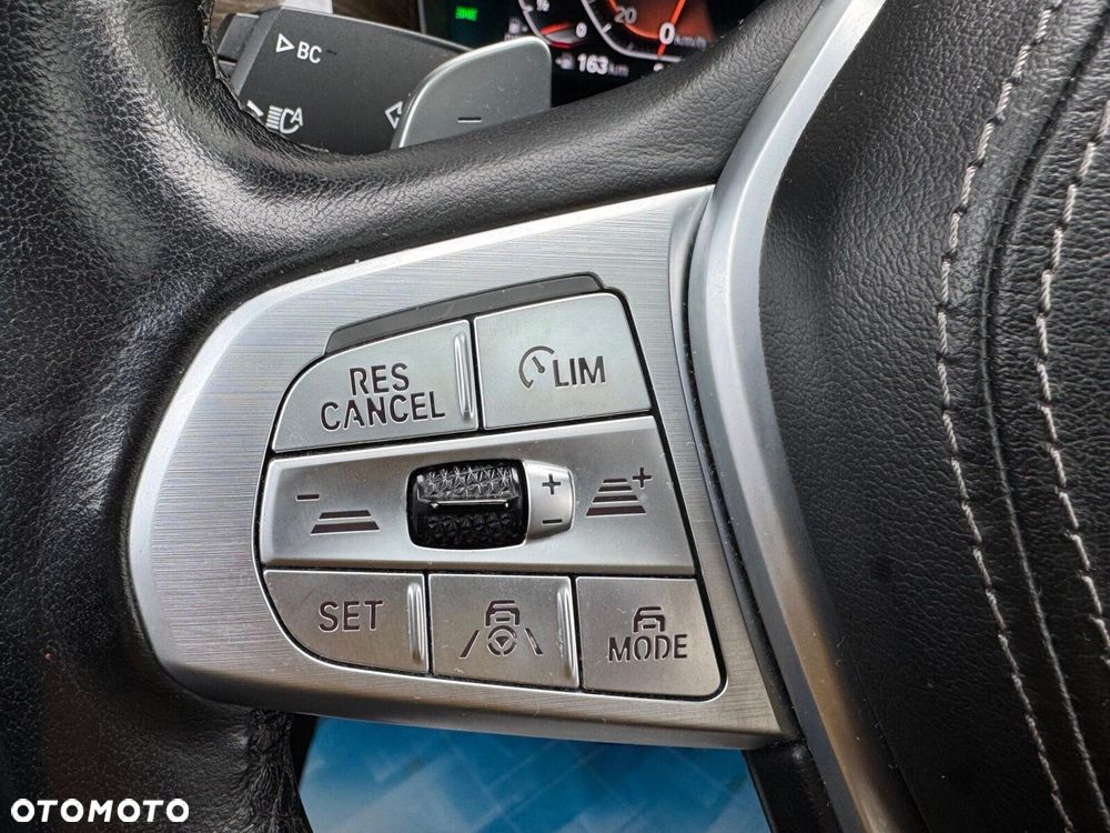 BMW Seria 7 - 29