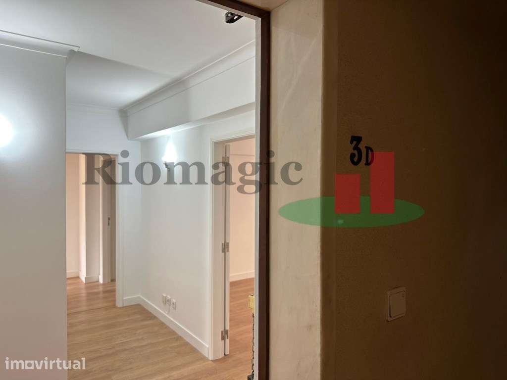Metro Laranjeiras - Est. Luz - Lisboa - Apartamento T3 com Varandas... - Grande imagem: 5/45