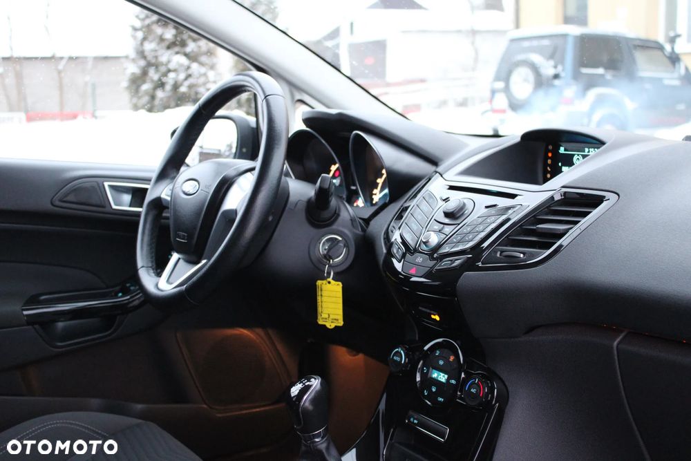 Ford Fiesta 1.0 EcoBoost Titanium - 23