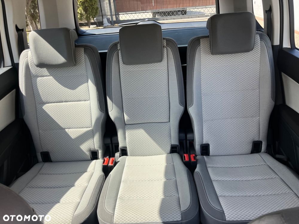 Volkswagen Touran 2.0 TDI SCR DSG ACTIVE - 36