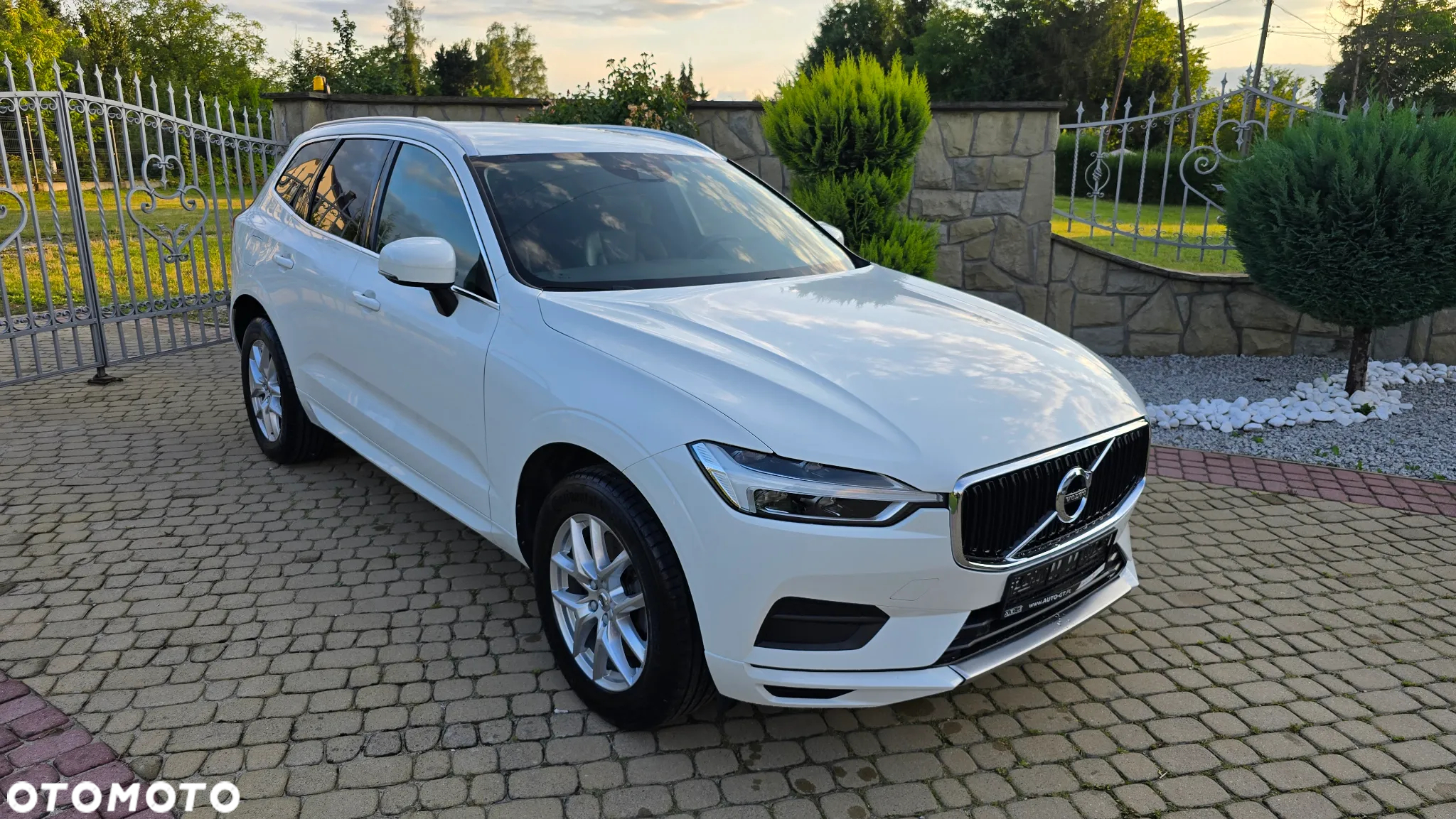 Volvo XC 60 T5 AWD Momentum - 2