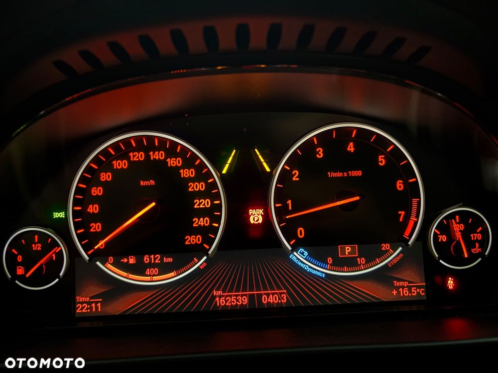 BMW Seria 5 535i xDrive Sport-Aut Luxury Line - 12
