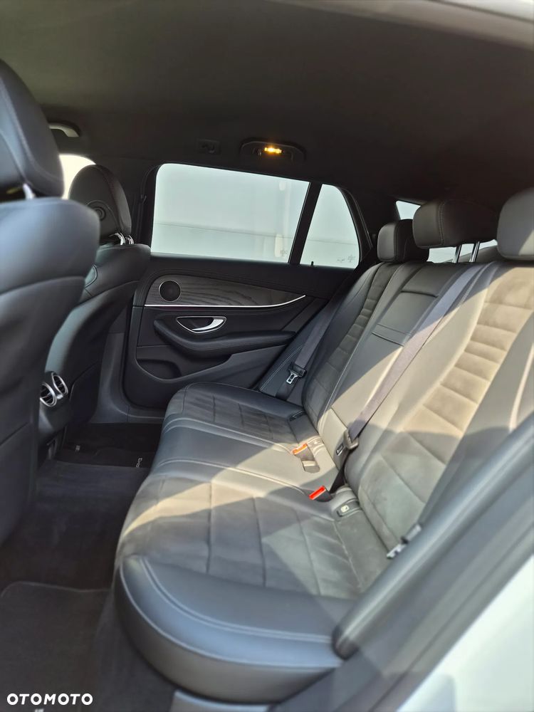 Mercedes-Benz Klasa E 220 d 4-Matic AMG - 27