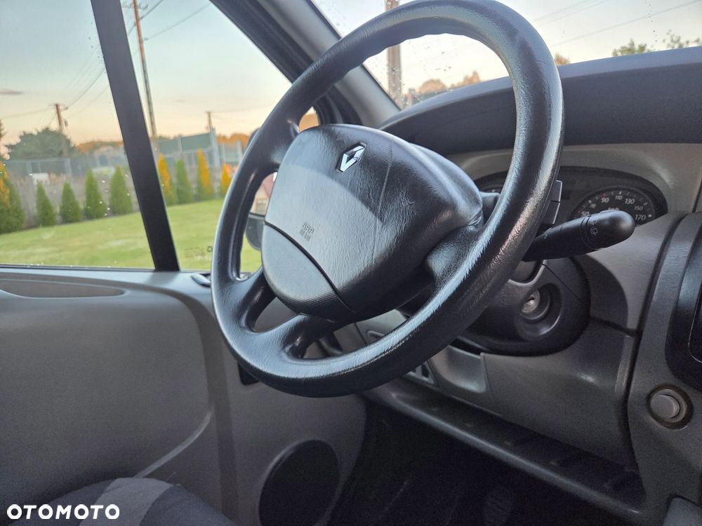 Renault TRAFIC VIVARO LONG KLIMA TEMPOMAT ORYGINAŁ DUBEL KABINA ZADBANY FULL OPCJA DOPOSAŻONY - 17
