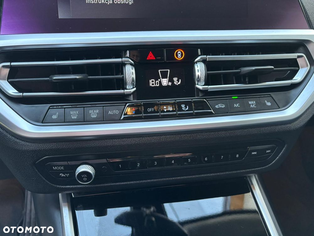 BMW Seria 3 318i - 27