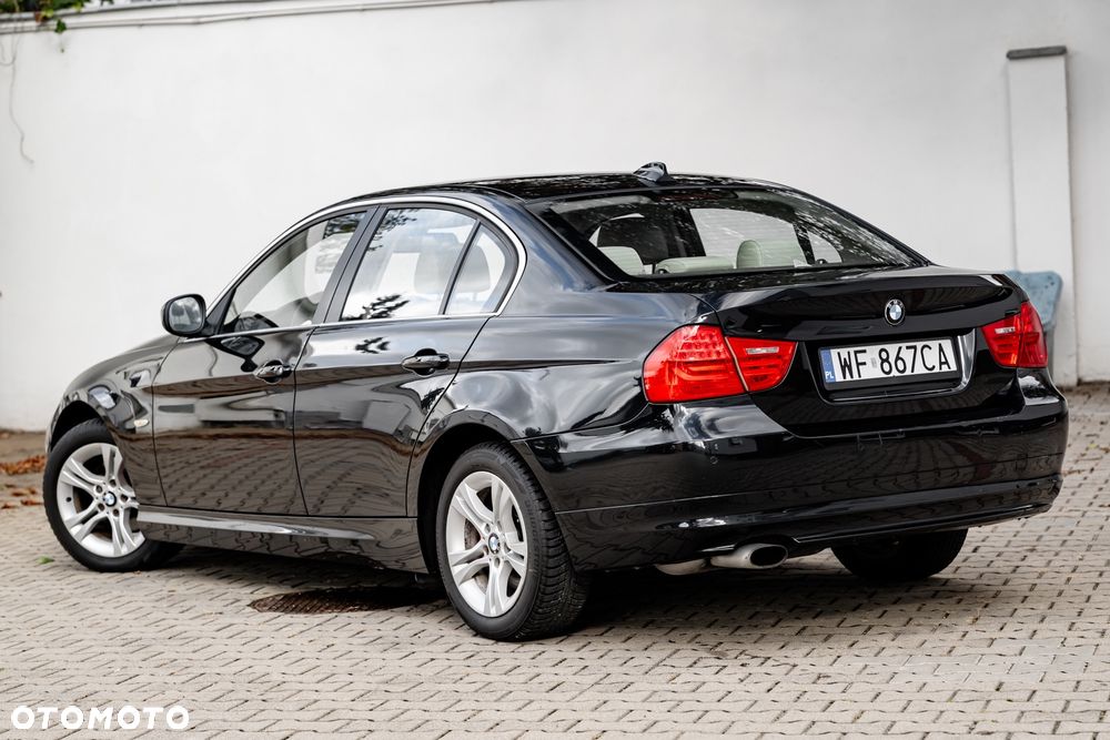 BMW Seria 3 318i - 9