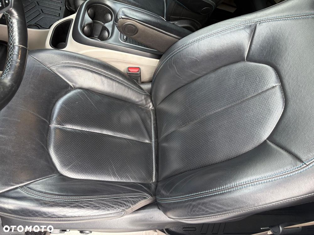 Chrysler Pacifica - 12