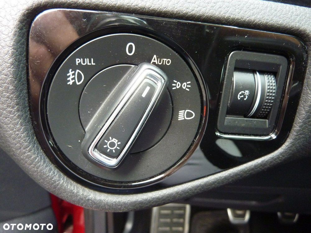 Volkswagen Golf - 34