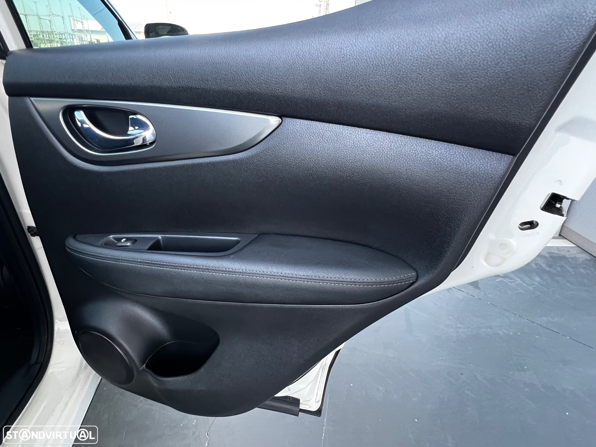 Nissan Qashqai 1.5 dCi N-Connecta J18+Led - 17