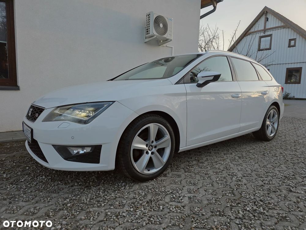 Seat Leon 2.0 TDI DPF Ecomotive DSG FR - 19