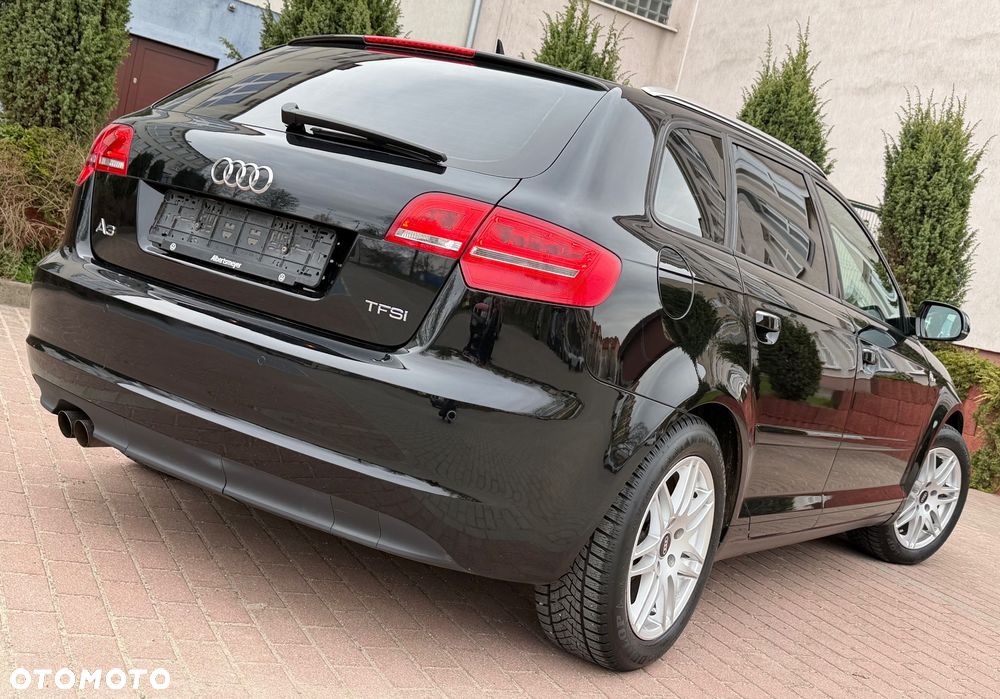 Audi A3 Sportback 1.4 TFSI S line Sportpaket - 4