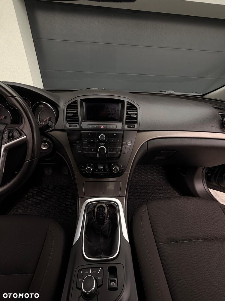 Opel Insignia 1.8 - 12