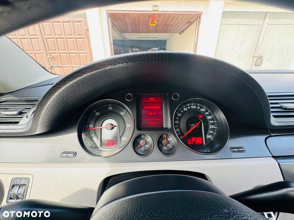 Volkswagen Passat 1.9 TDI Individual - 16