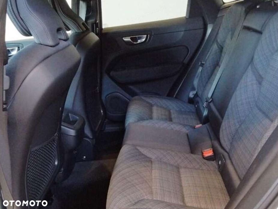 Volvo XC 60 B5 B AWD Core - 11