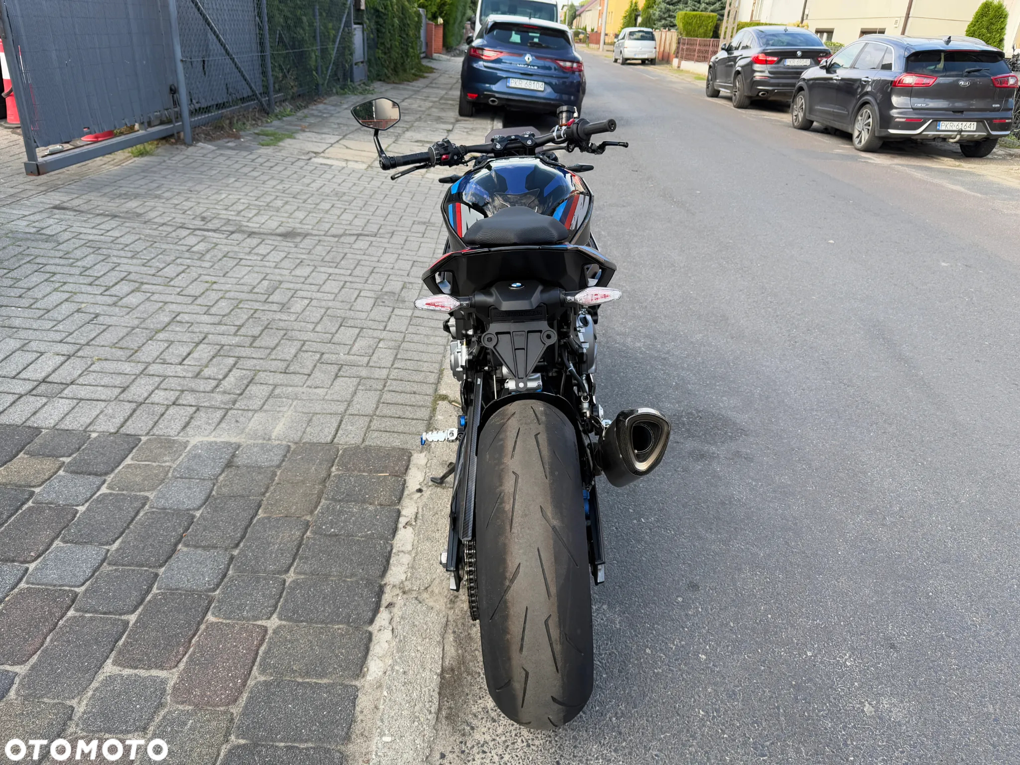 BMW S - 7