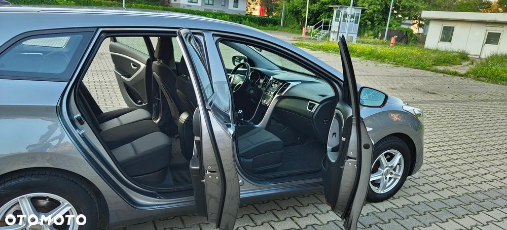 Hyundai i30 1.6 Comfort - 13