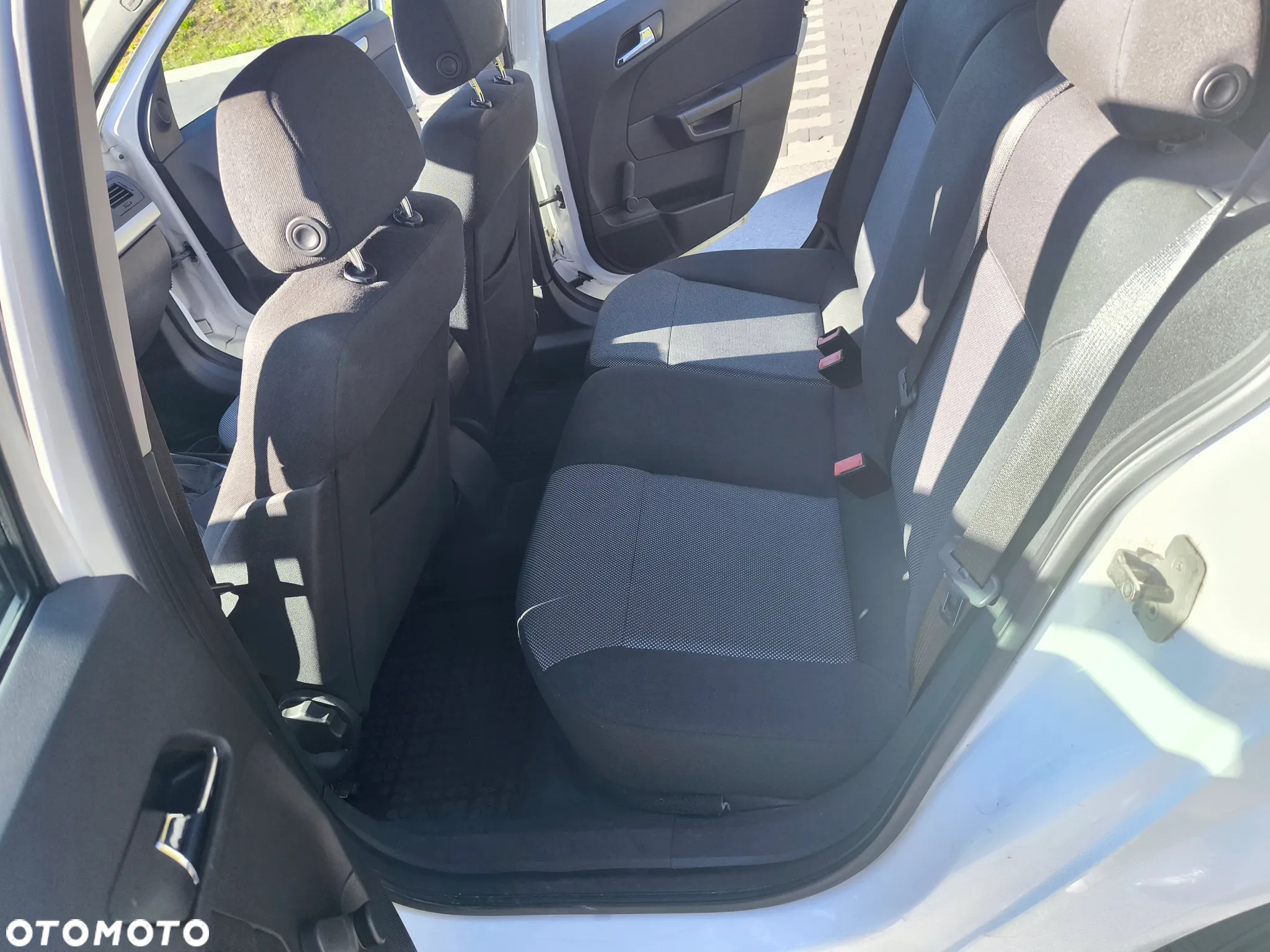 Opel Astra III 1.7 CDTI - 13