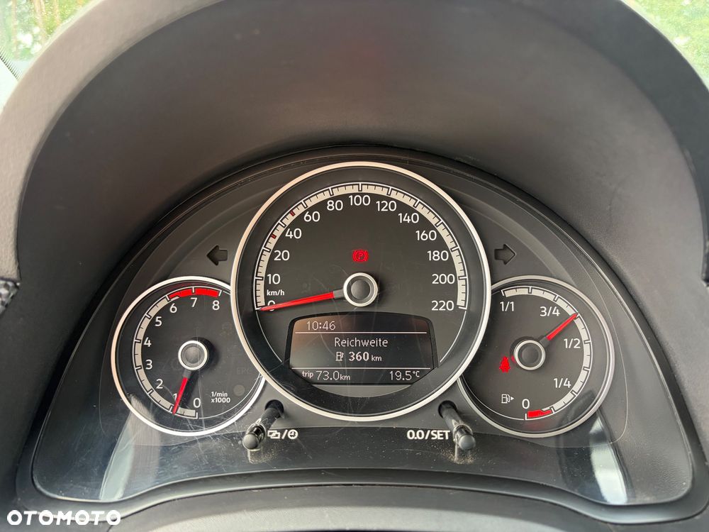 Volkswagen up! move - 13