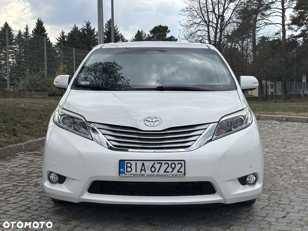 Toyota Sienna 3.5 XLE AWD - 2
