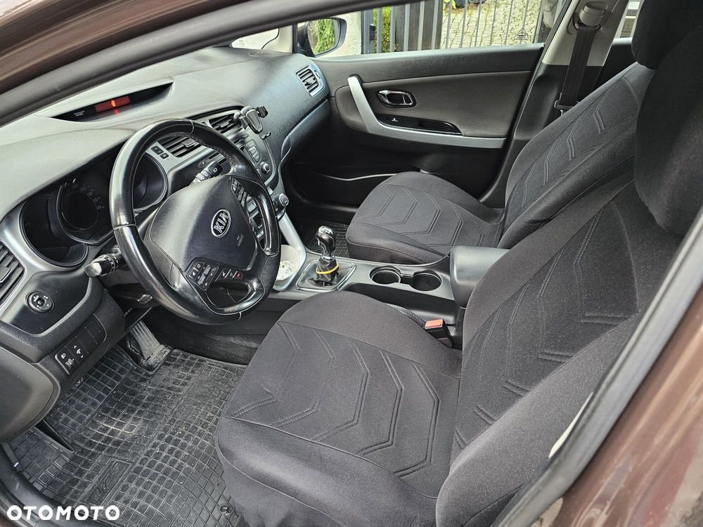 Kia Ceed - 9