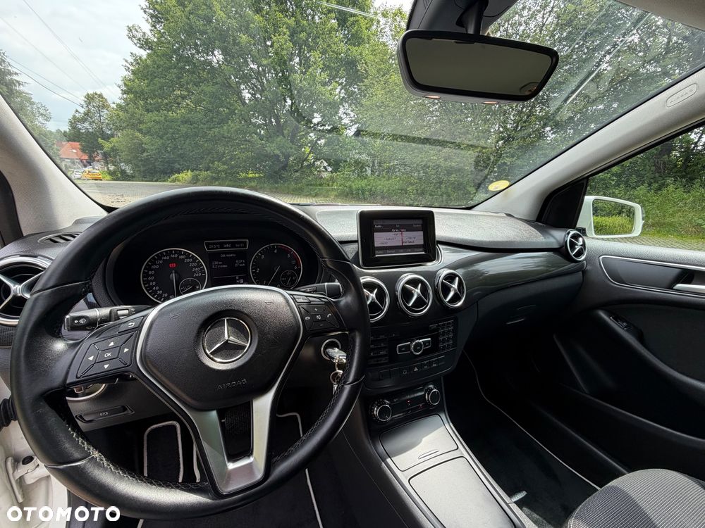Mercedes-Benz Klasa B 180 CDI (BlueEFFICIENCY) 7G-DCT - 25