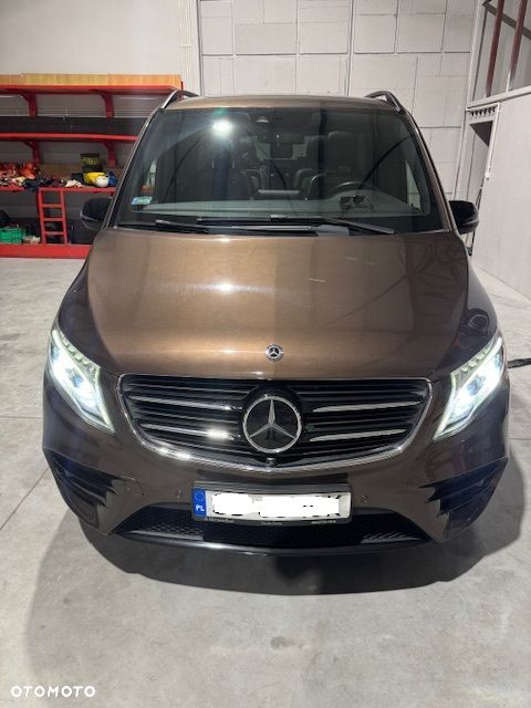 Mercedes-Benz Klasa V - 1