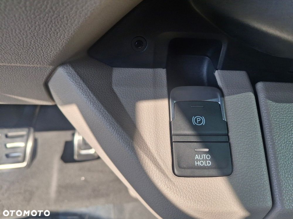 Volkswagen Multivan - 37