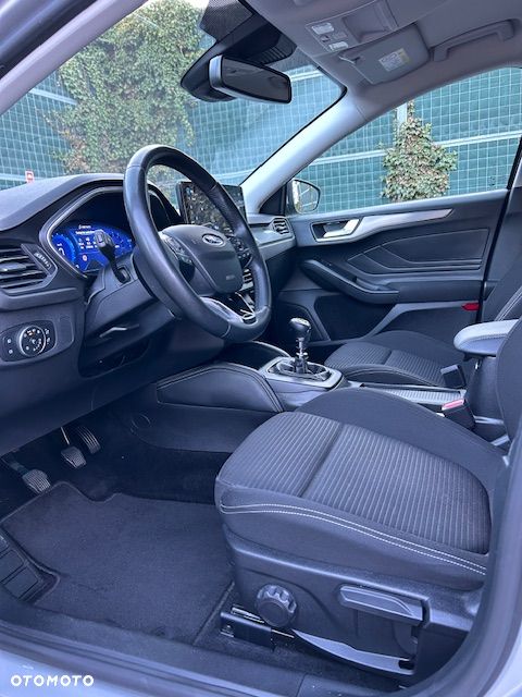 Ford Focus 1.0 EcoBoost Titanium X - 37