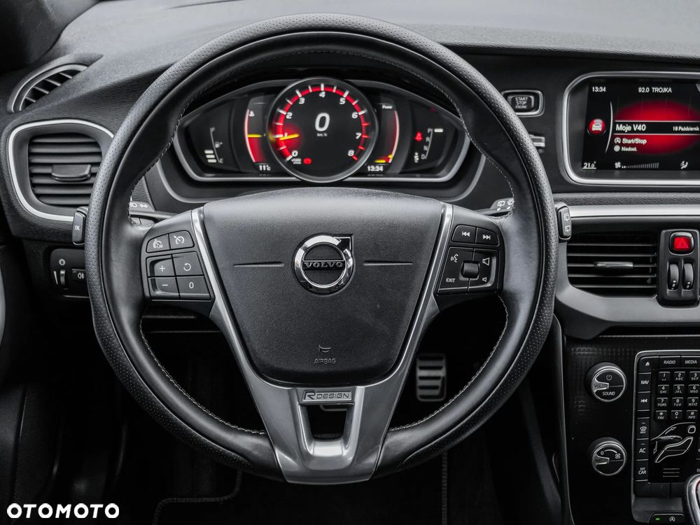 Volvo V40 T3 Drive-E R-Design Momentum - 17