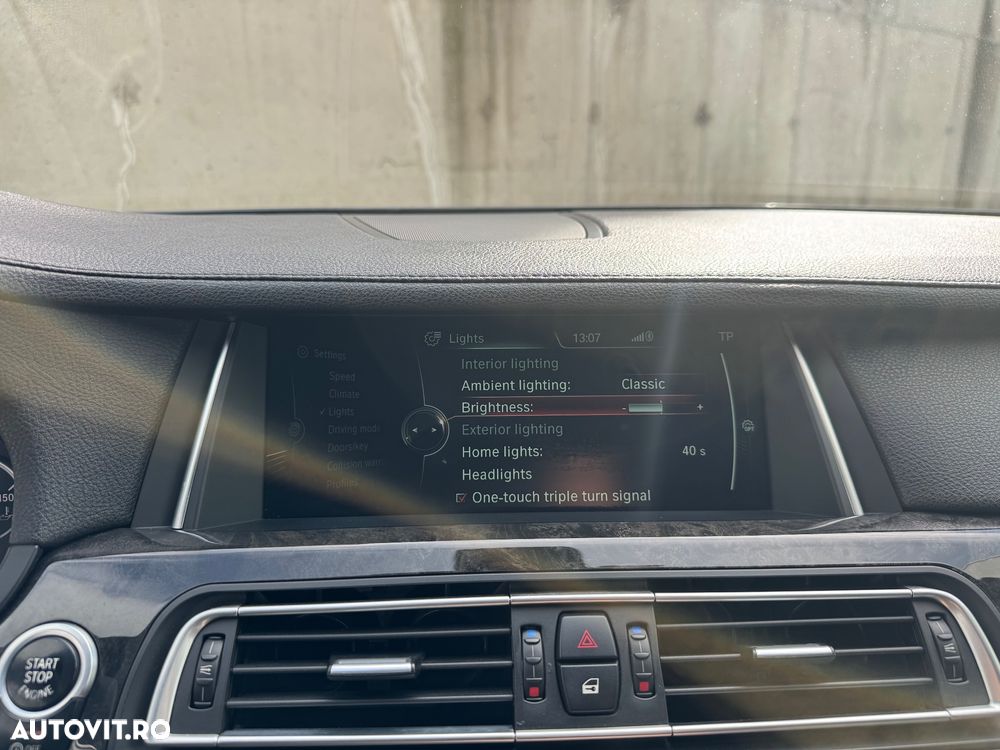 BMW Seria 7 730d xDrive - 34