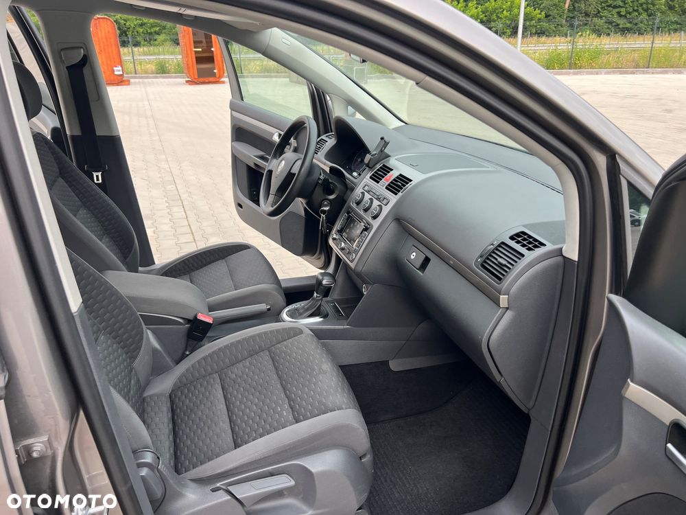 Volkswagen Touran 2.0 TDI DSG United - 12