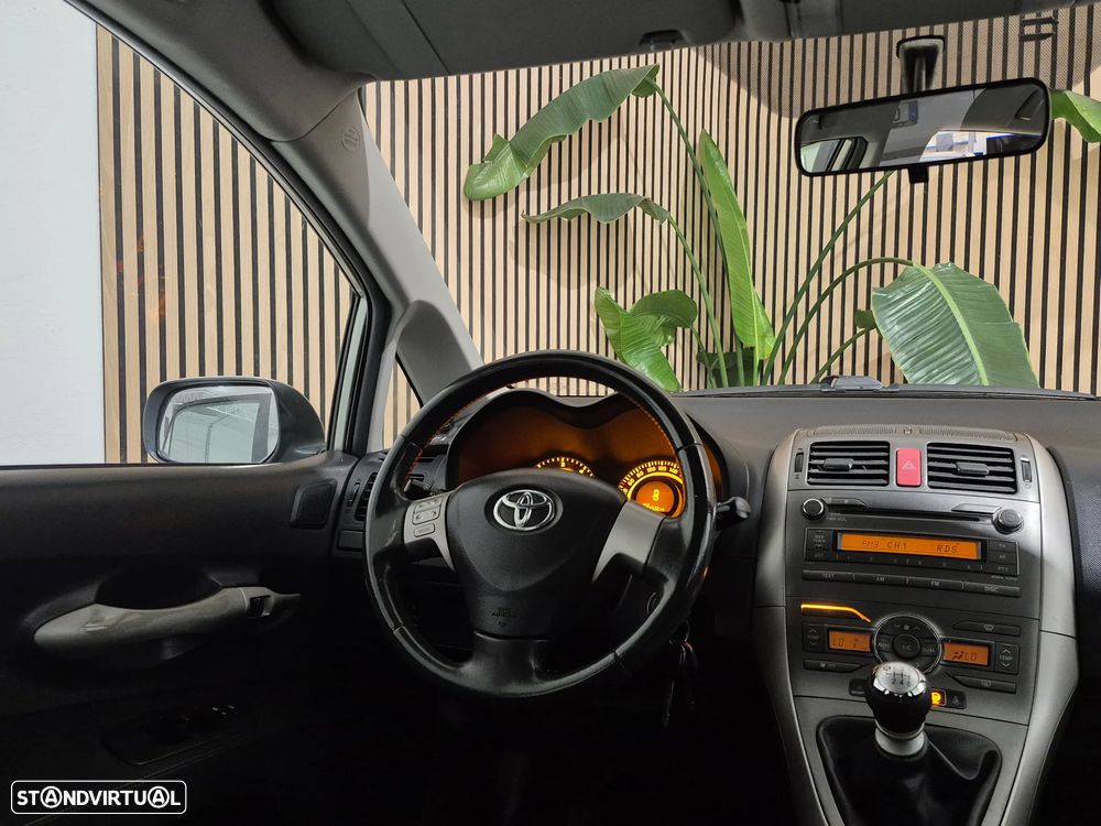 Toyota Auris 1.4 D-4D Comfort - 11