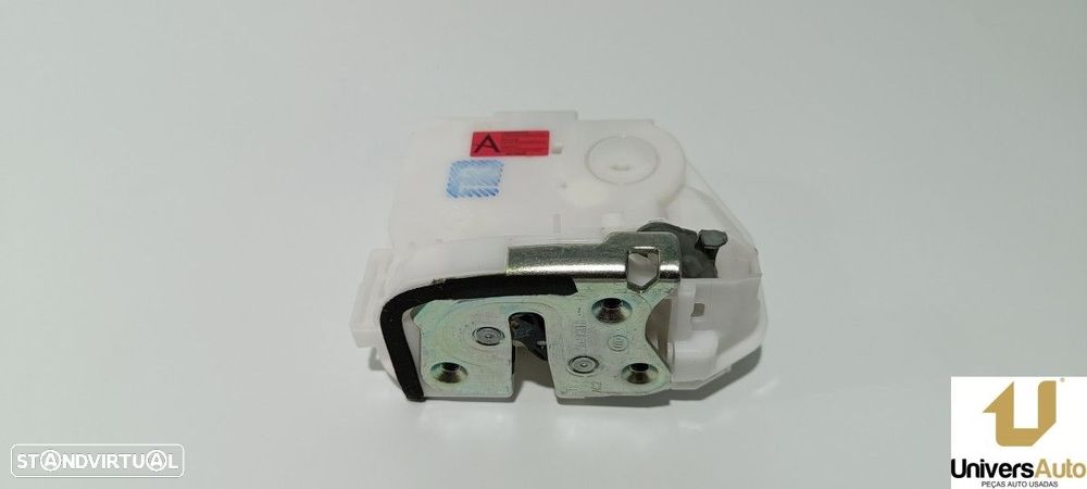 FECHADURA PORTA TRASEIRA DIREITA MITSUBISHI OUTLANDER (GF0) PHEV KAITEKI 4WD - 2